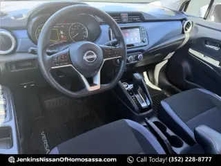 Nissan Versa 2025 SV 4dr Sedán