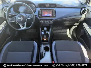 Nissan Versa 2025 SV 4dr Sedán