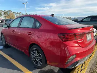Kia Forte 2024 GT-Line sedán de 4 puertas