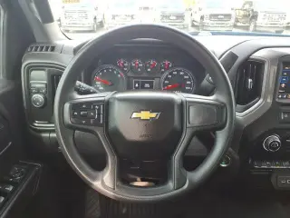 Chevrolet Silverado 1500 2023 4x2 Custom 4dr Crew Cab 5.8 ft. SB