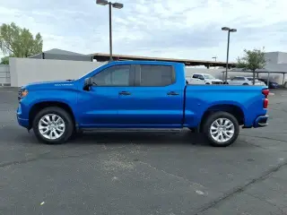 Chevrolet Silverado 1500 2023 4x2 Custom 4dr Crew Cab 5.8 ft. SB