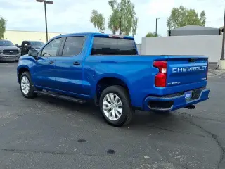 Chevrolet Silverado 1500 2023 4x2 Custom 4dr Crew Cab 5.8 ft. SB