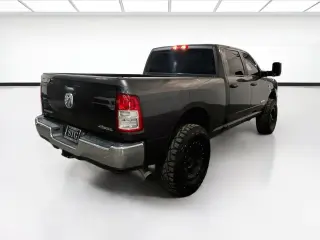 Ram 2500 2022 4x4 Big Horn 4dr Crew Cab 6.3 ft. SB Pickup