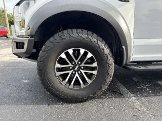 Ford F-150 2019 4x4 Raptor 4dr SuperCrew 5.5 ft. SB