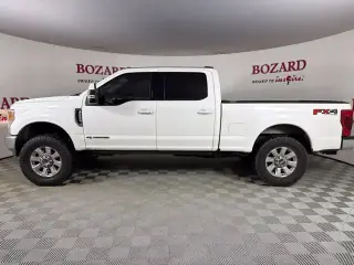 Ford F-250 Super Duty 2022 4x4 Lariat 4dr Crew Cab 6.8 ft. SB Pickup