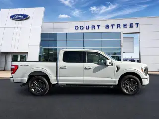 Ford F-150 2023 4x4 Lariat 4dr SuperCrew 5.5 ft. SB