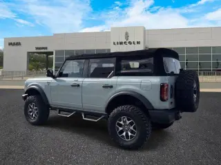 Ford Bronco 2022 4x4 Base Advanced 4dr SUV