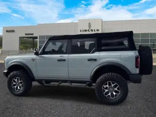 Ford Bronco 2022 4x4 Base Advanced 4dr SUV