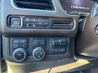 Chevrolet Suburban 2022 4x4 LT SUV de 4 puertas