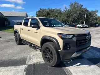 Chevrolet Colorado 2024 4x4 Trail Boss 4dr Crew Cab 5 ft. SB