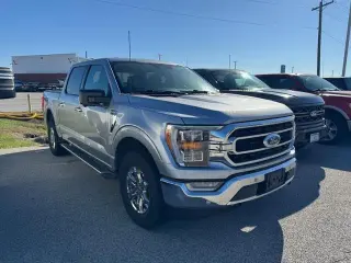 Ford F-150 2022 4x4 XLT 4dr SuperCrew con cabina de 5.5 pies de largo