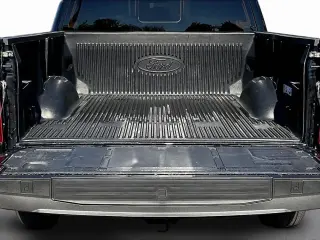 Ford F-150 2025 4x4 XLT 4dr SuperCrew 5.5 ft. SB