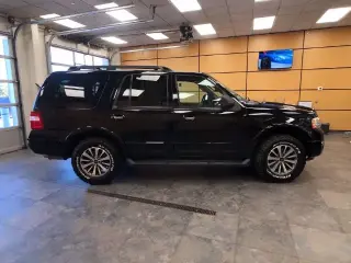 Ford Expedition 2017 4x4 XLT SUV de 4 puertas