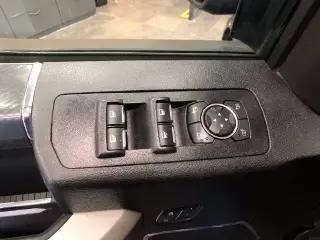 Ford F-150 2018 4x4 Lariat 4dr SuperCrew 5.5 ft. SB
