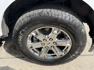 Ford F-150 2023 4x4 Lariat 4dr SuperCrew 6.5 ft. SB