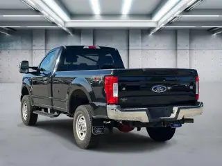 Ford F-350 Super Duty 2017 4x4 XL 2dr Regular Cab 8 ft. LB SRW Pickup