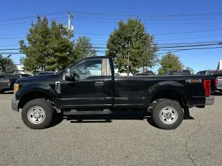 Ford F-350 Super Duty 2017 4x4 XL 2dr Regular Cab 8 ft. LB SRW Pickup