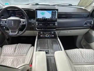 Lincoln Navigator L 2022 4x4 Black Label SUV de 4 puertas