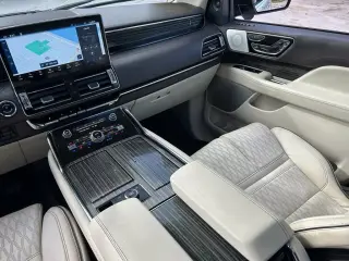 Lincoln Navigator L 2022 4x4 Black Label SUV de 4 puertas