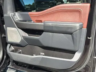 Ford F-150 2023 4x4 Lariat 4dr SuperCrew 5.5 ft. SB