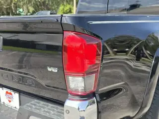 Toyota Tacoma 2018 4x2 TRD Off-Road 4dr Double Cab 5.0 ft SB