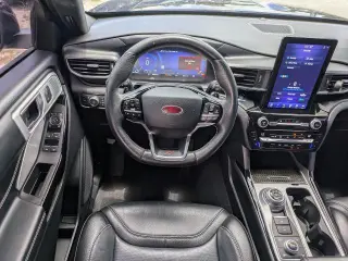 Ford Explorer 2021 con tracción en las cuatro ruedas ST 4dr SUV