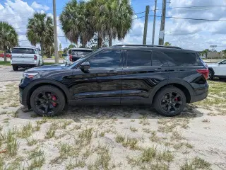 Ford Explorer 2021 con tracción en las cuatro ruedas ST 4dr SUV