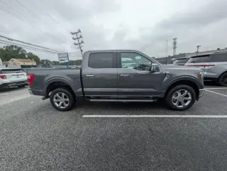 Ford F-150 2023 4x4 Lariat 4dr SuperCrew 5.5 ft. SB