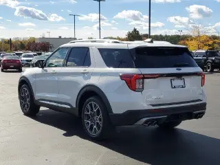 Ford Explorer 2025 AWD Platinum 4dr SUV