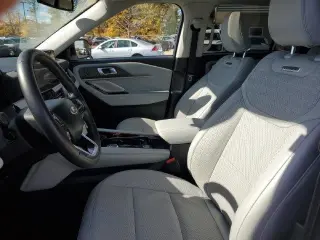 Ford Explorer 2025 AWD Platinum 4dr SUV