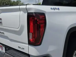 GMC Sierra 1500 2025 4x4 SLT 4dr Crew Cab 5.8 ft. SB