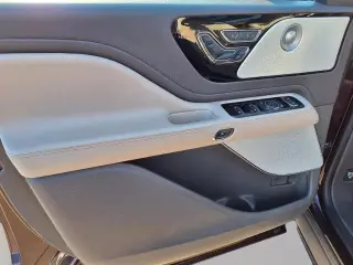Lincoln Aviator 2022 AWD Reserve 4dr SUV