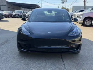 2022 Tesla Model 3 Rear-Wheel Drive
