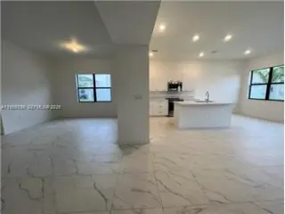 Propiedad de alquiler con 4 dormitorios y 3 baños en Miramar