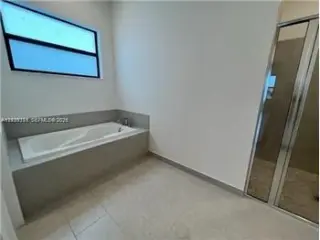 Propiedad de alquiler con 4 dormitorios y 3 baños en Miramar