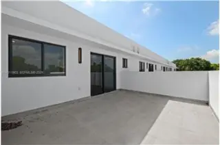 Propiedad de alquiler con 3 dormitorios y 2 baños en Miami