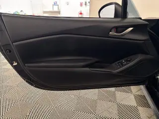 Mazda MX-5 Miata 2023 Sport Convertible 2 puertas