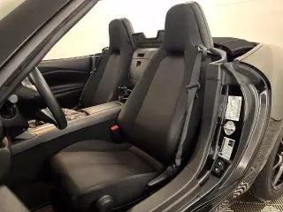 Mazda MX-5 Miata 2023 Sport Convertible 2 puertas