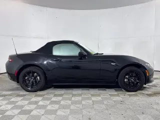 Mazda MX-5 Miata 2023 Sport Convertible 2 puertas