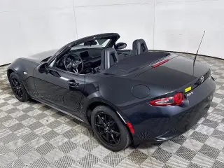 Mazda MX-5 Miata 2023 Sport Convertible 2 puertas