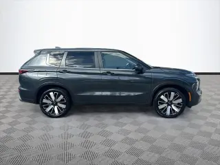 Mitsubishi Outlander 2025 SE 4 SUV