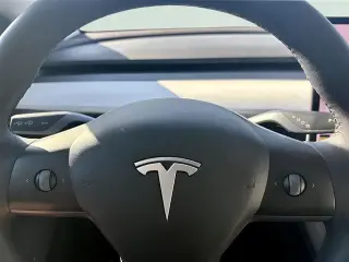 Tesla Model Y 2021 AWD Performance 4dr Crossover