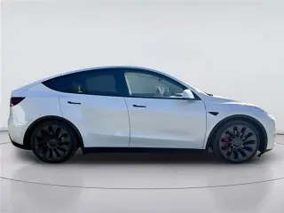 Tesla Model Y 2021 AWD Performance 4dr Crossover
