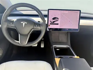 Tesla Model Y 2021 AWD Performance 4dr Crossover