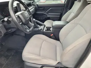 Toyota Tacoma 2024 4x4 SR5 4dr Double Cab 5.0 ft SB