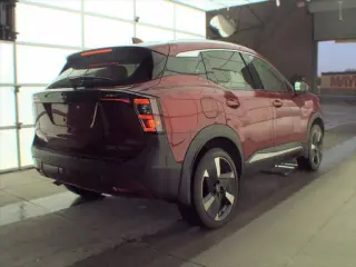 Nissan Kicks 2025 AWD SR 4d Crossover