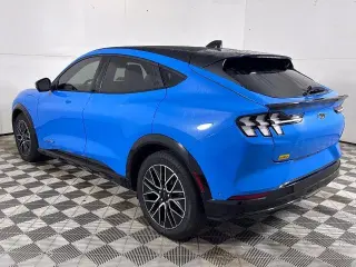 Ford Mustang Mach-E 2024 Premium SUV de 4 puertas