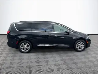 Chrysler Pacifica 2023 Limited 4dr Mini-Van