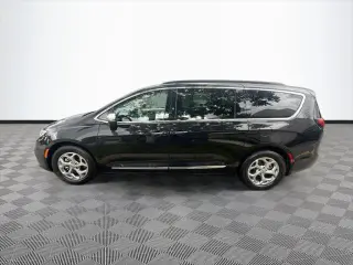 Chrysler Pacifica 2023 Limited 4dr Mini-Van