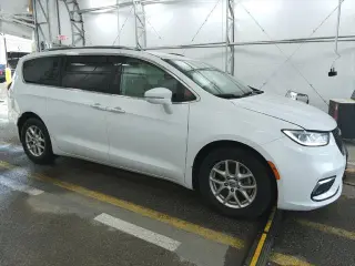 Chrysler Pacifica 2021 Touring L 4d Mini-Van